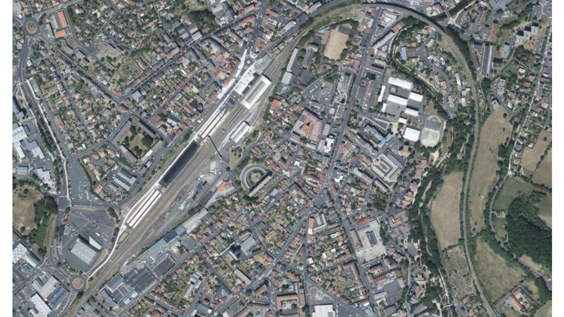 Vente immeuble mixte de 3900m² centre Aurillac