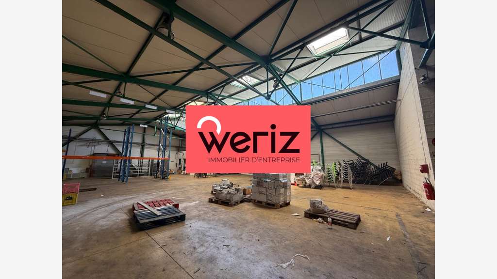 Locaux d'activité - entrepôt de 2 900 m² non