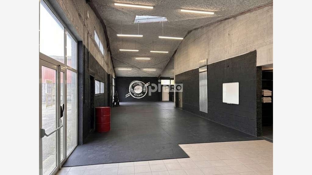 LOCAL D'ACTIVITE à vendre dans le 84