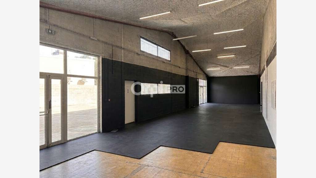 LOCAL D'ACTIVITE à vendre dans le 84