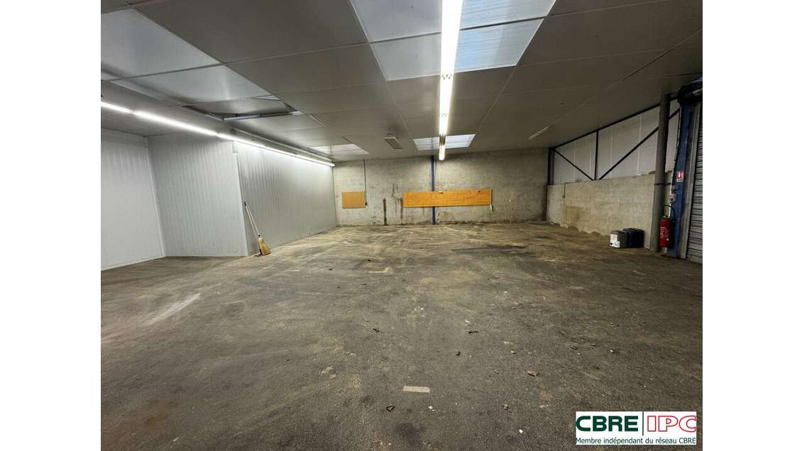 AV local d'activité 450m² Bayonne zone des Pontots