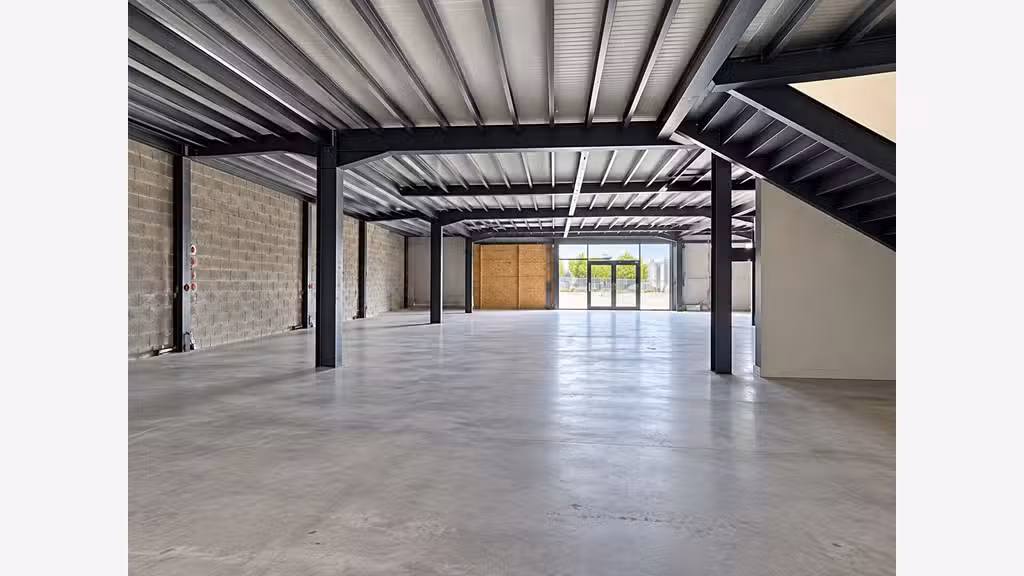 AV cellule artisanale 277m² empl prime à Bayonne