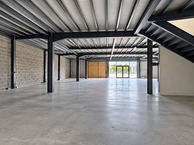 AV cellule artisanale 277m² empl prime à Bayonne