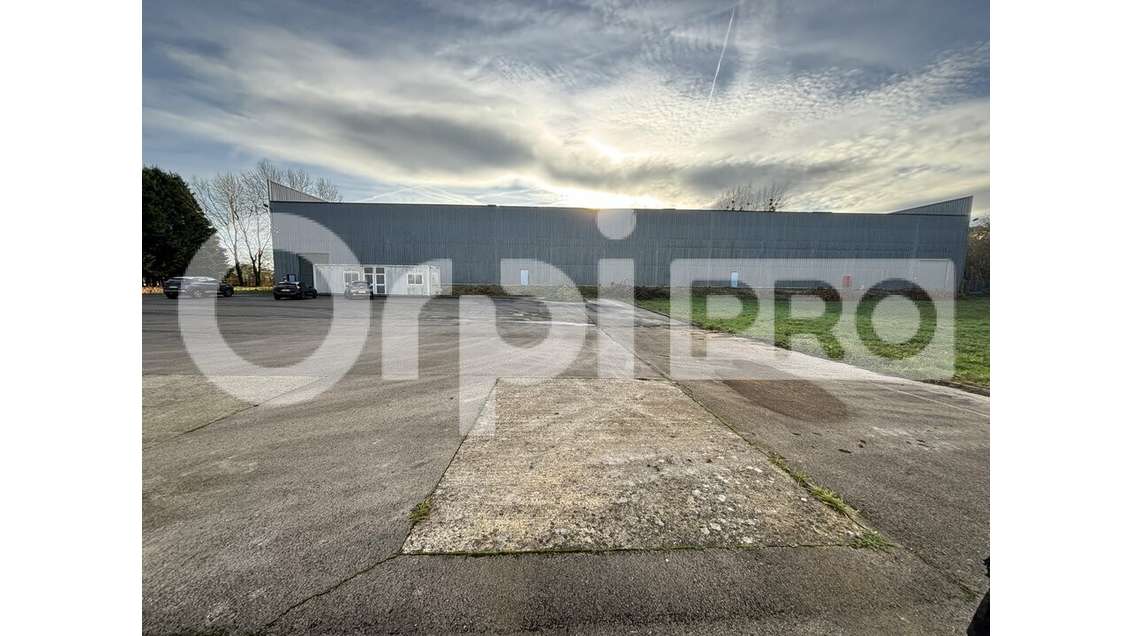 Vente local d'activité 2260m² à 15min de Beauvais