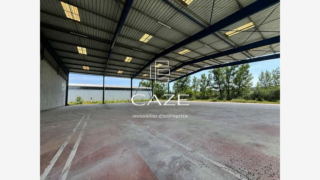 Vente bâtiment 2120m² à proximité immédiate N89