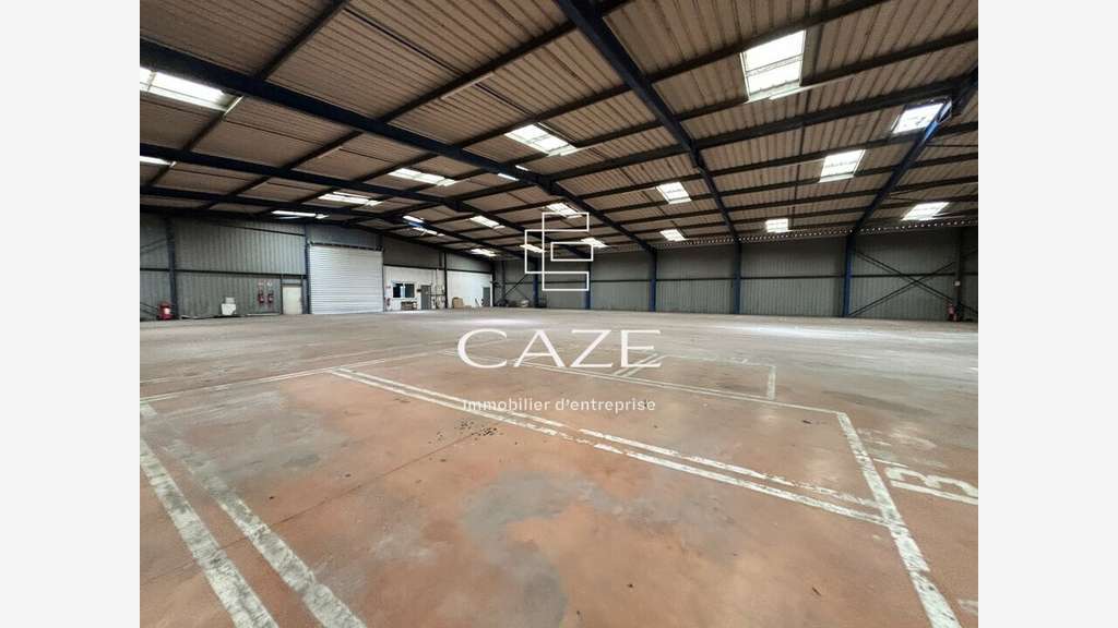 Vente bâtiment 2120m² à proximité immédiate N89