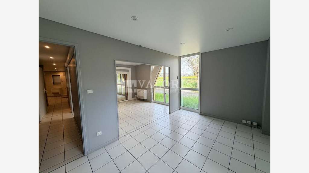 Local d'activité 602m² à vendre à Beynost