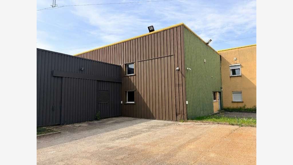 Local d'activité 602m² à vendre à Beynost