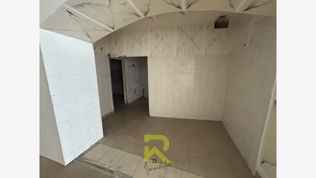 Béziers centre ville local commercial de 160m² sur