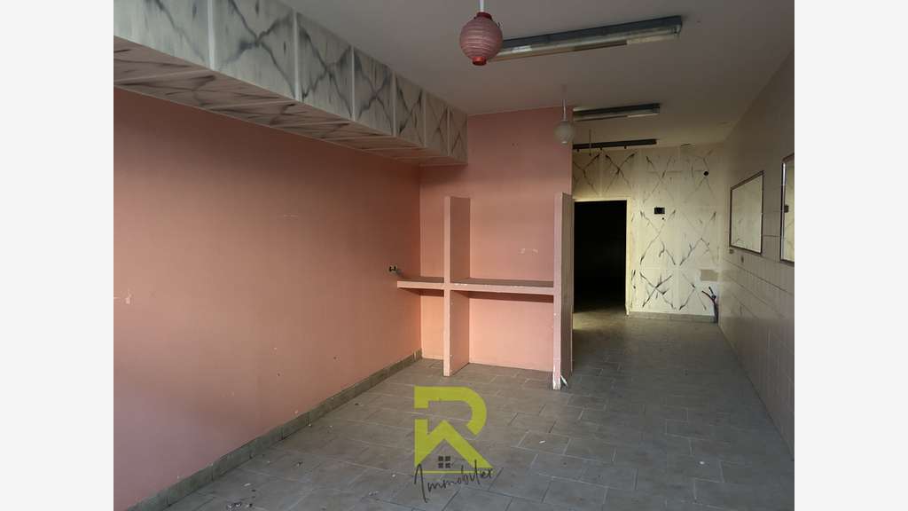 Béziers centre ville local commercial de 160m² sur
