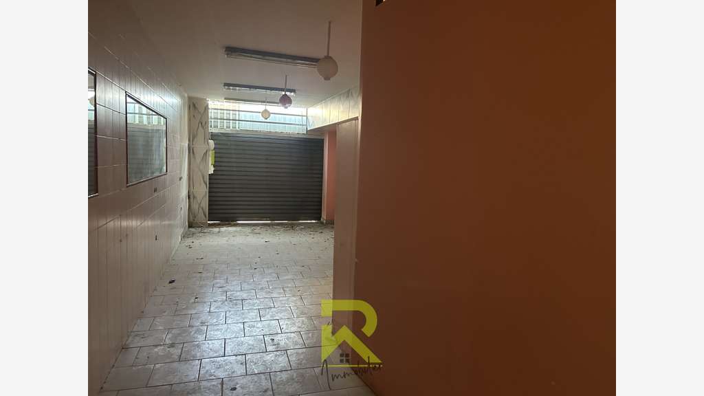 Béziers centre ville local commercial de 160m² sur
