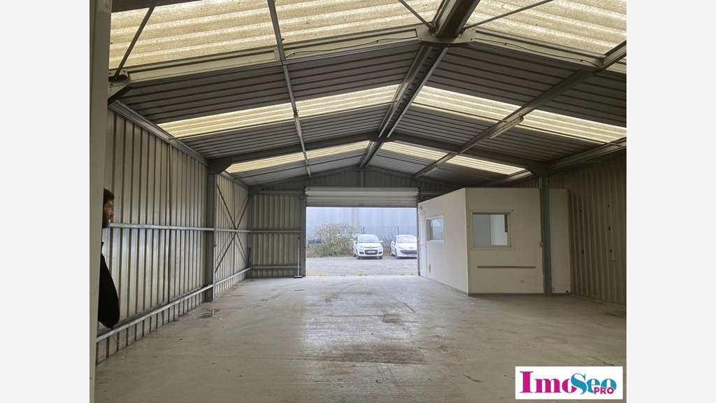Entrepôt 130m² à vendre à Biganos A660 / D125