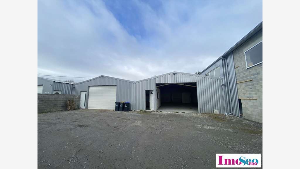 Entrepôt 130m² à vendre à Biganos A660 / D125