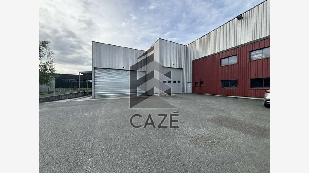 Bâtiment indépendant 4880m² à vendre à Blanquefort