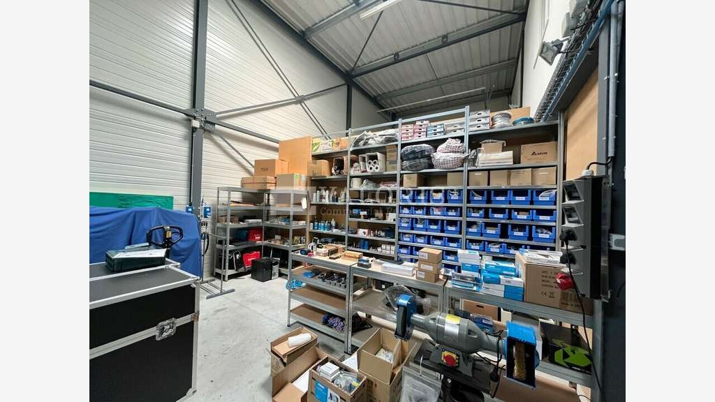 Vente local d'activité 302m² indépendant à Blyes