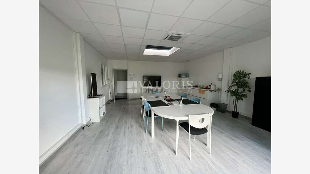 Vente local d'activité 302m² indépendant à Blyes