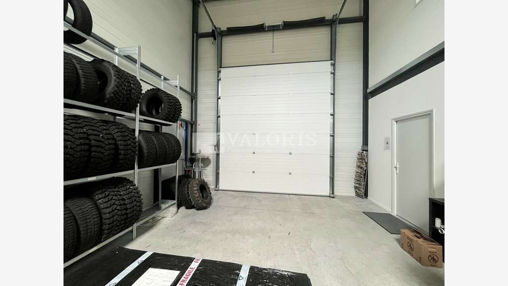Vente local d'activité 302m² indépendant à Blyes