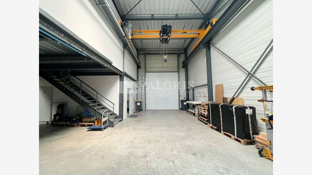 Vente local d'activité 302m² indépendant à Blyes