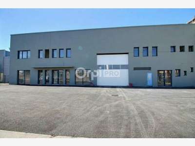 Local d'activité ou cial 2000m² à louer à Avignon