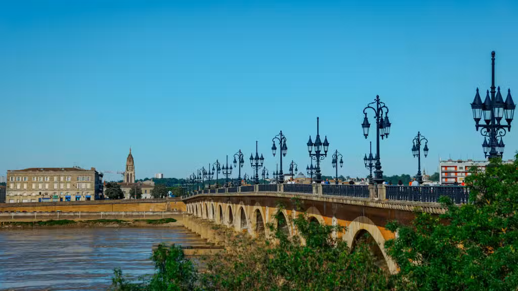 Vente murs 70m² avec cave à Bordeaux Av Thiers