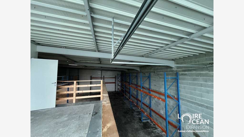 A vendre local d'activités de 330m² à Bouaye