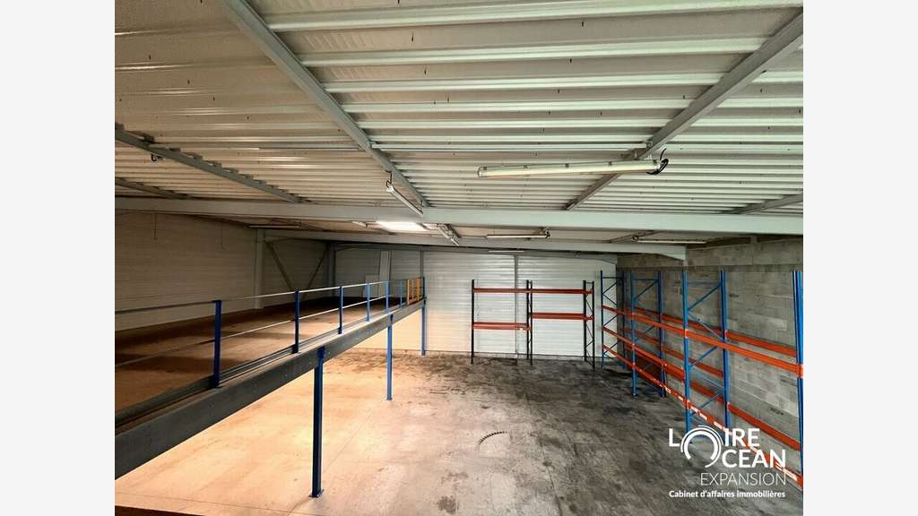 A vendre local d'activités de 330m² à Bouaye