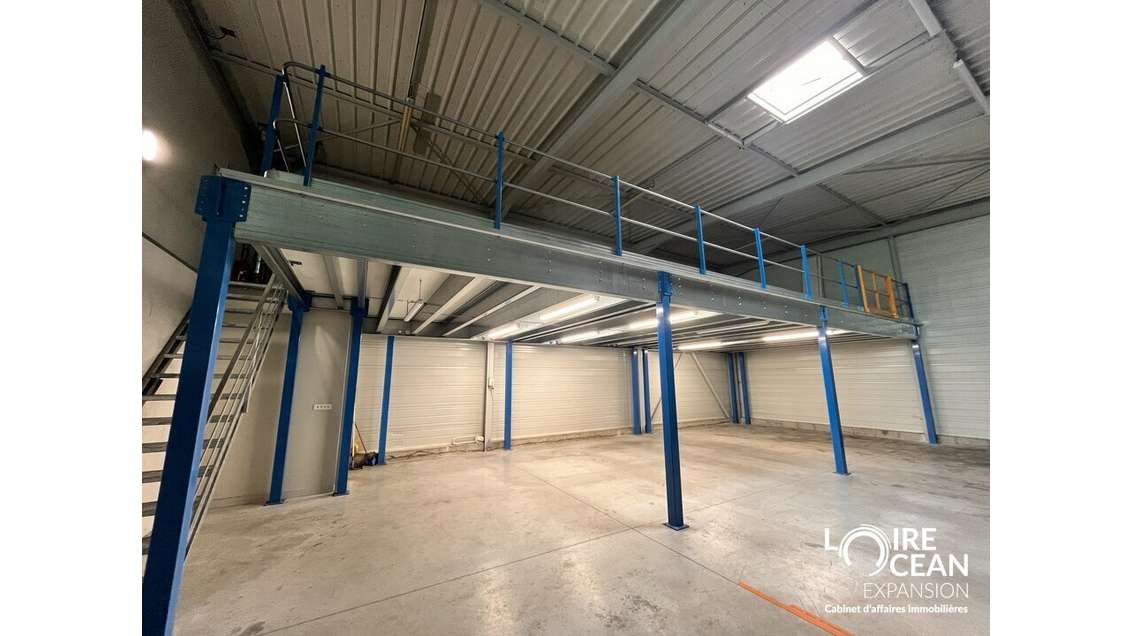 A vendre local d'activités de 330m² à Bouaye