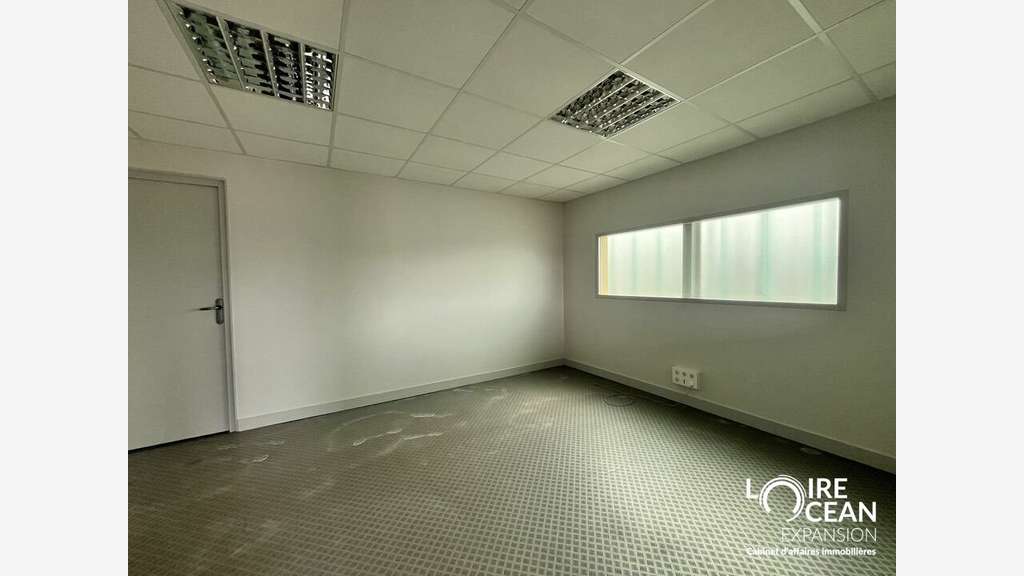 A vendre local d'activités de 330m² à Bouaye