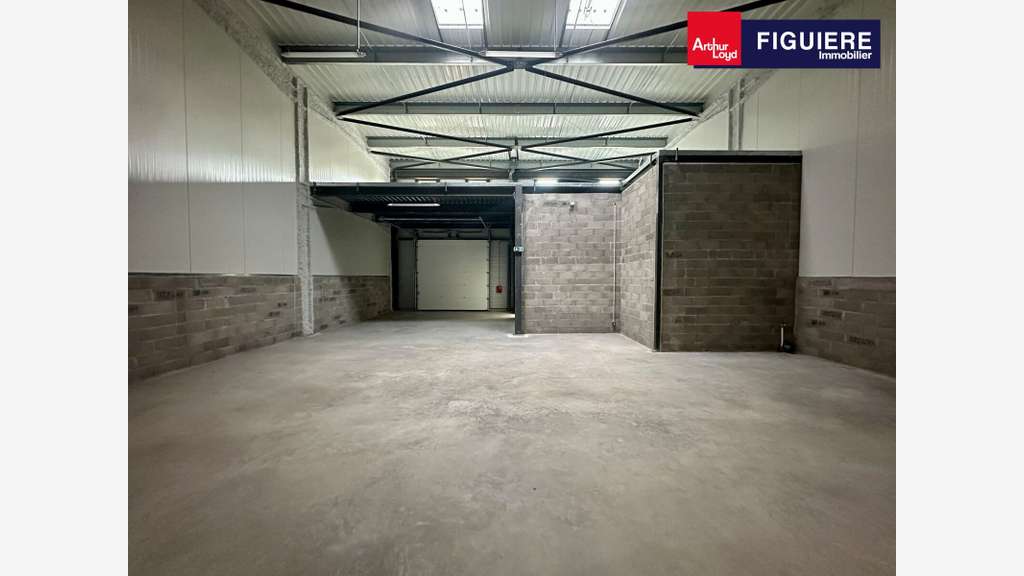 Locaux 1052m² div. ZA de La Malle à Bouc-Bel-Air