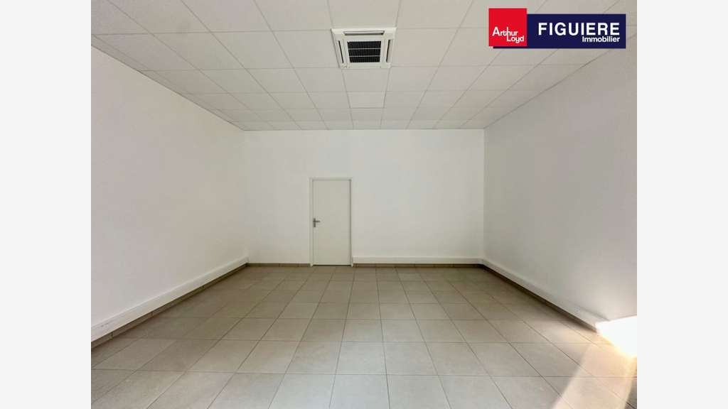 Locaux 1052m² div. ZA de La Malle à Bouc-Bel-Air