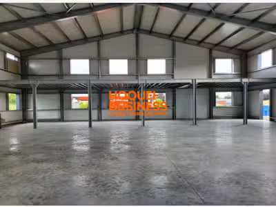 Cède entrepôt neuf bureaux de 1 440m² Bourg Achard