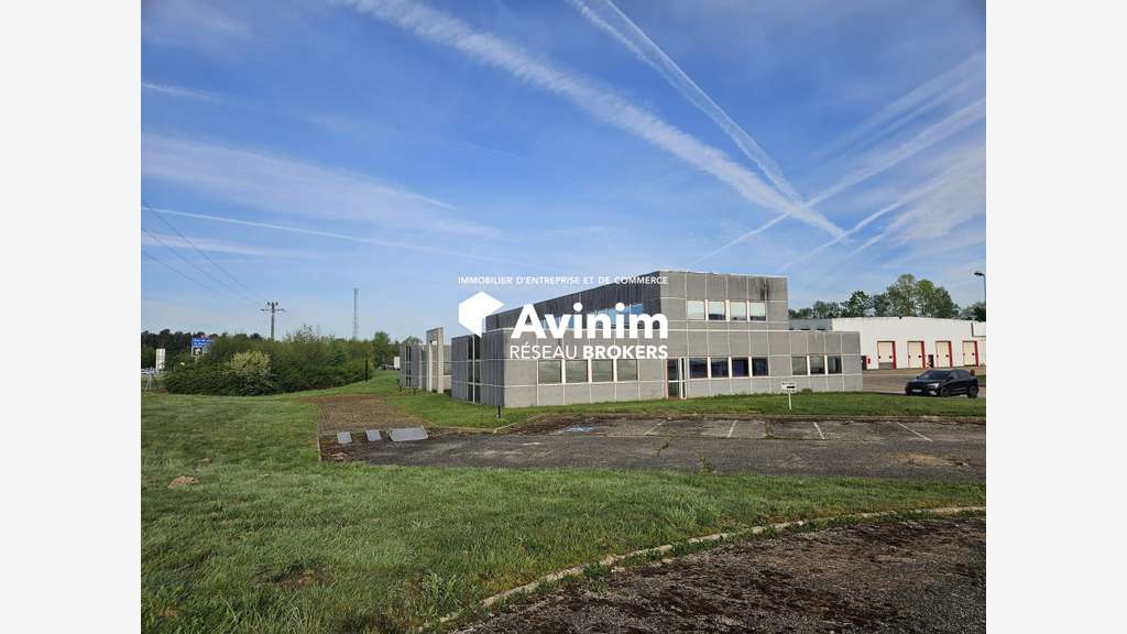 Vente locaux industriels bordure A40 Bourg Nord