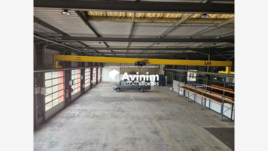 Vente locaux industriels bordure A40 Bourg Nord