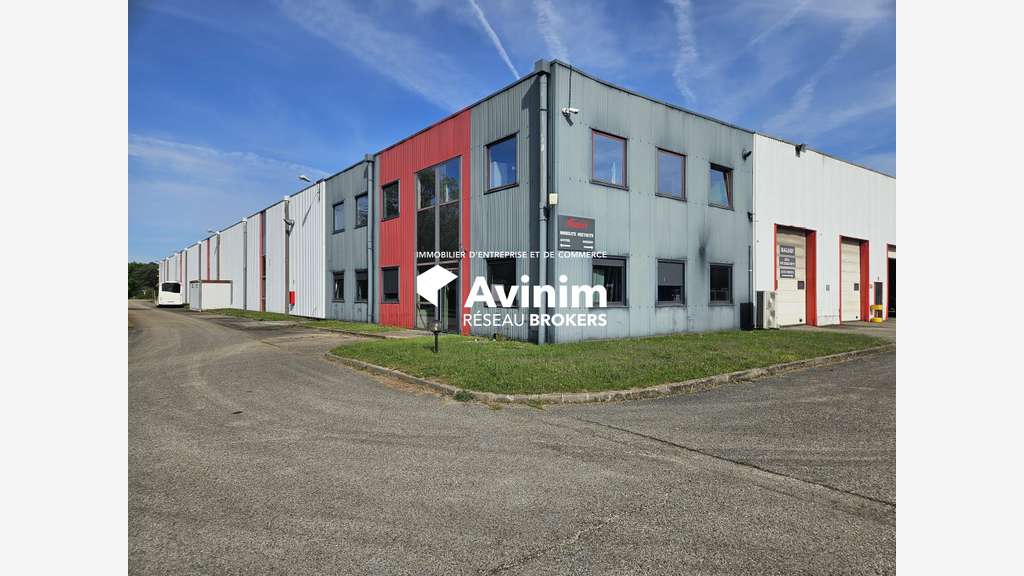 Vente locaux industriels bordure A40 Bourg Nord
