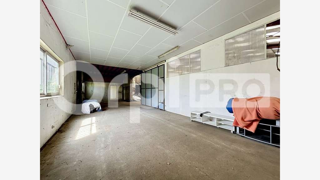 Entrepôt de 600m² à vendre à Bresles
