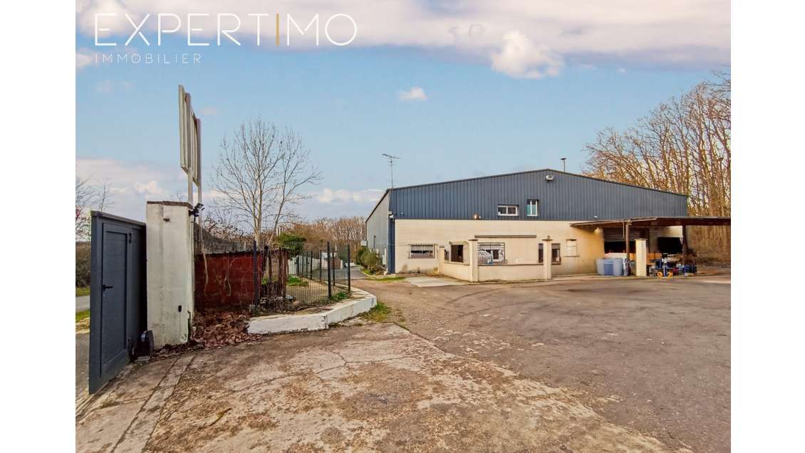 Belle opportunité pour local de stockage ! Bâtimen