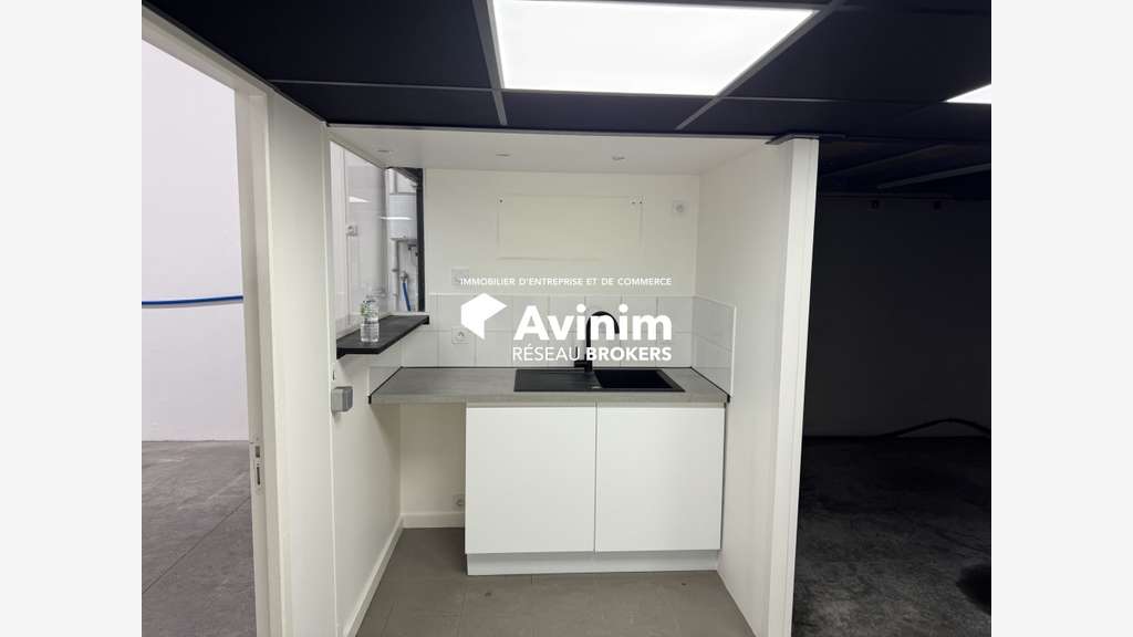 Vente local d'activité 254m² proche CGR à Brignais