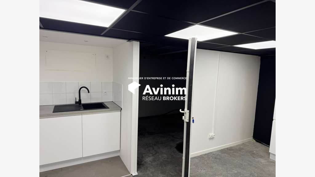 Vente local d'activité 254m² proche CGR à Brignais