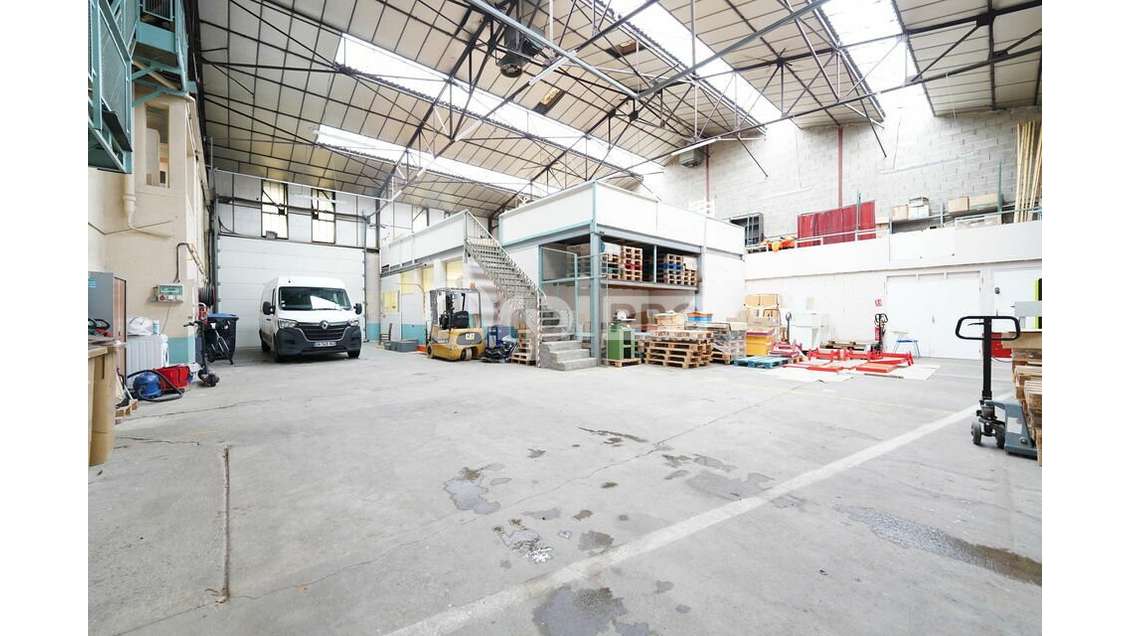 Immeuble d'activité 1600m² divisible à Belleville