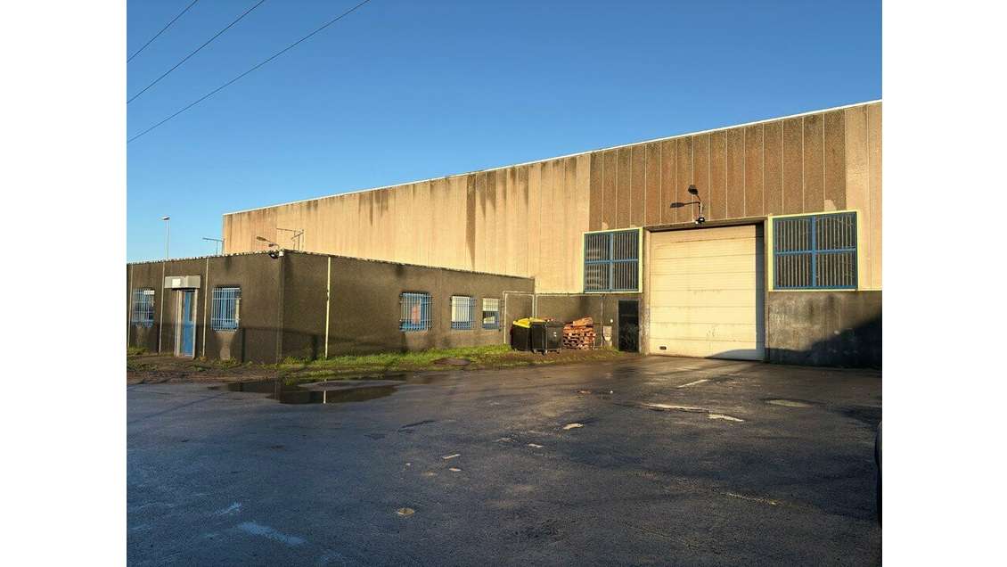 Local d'activités 700 m² à vendre à Calais (62)