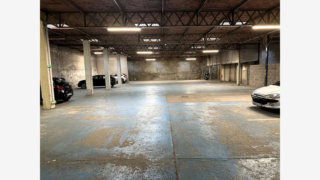Vente murs bureaux stockage 892m² Caluire et Cuire