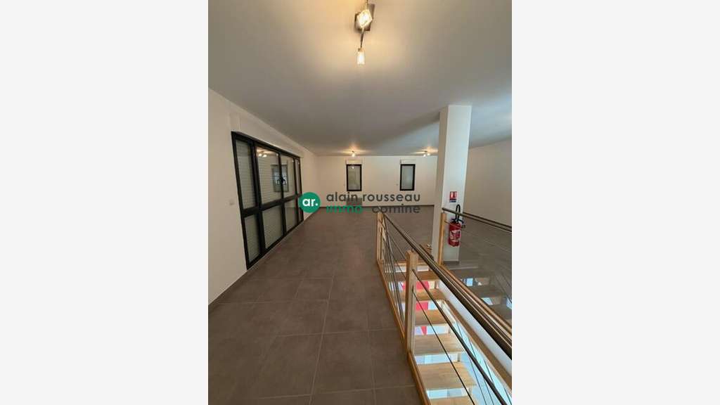 A vendre local d'activité 300m² ZA de Cantenay