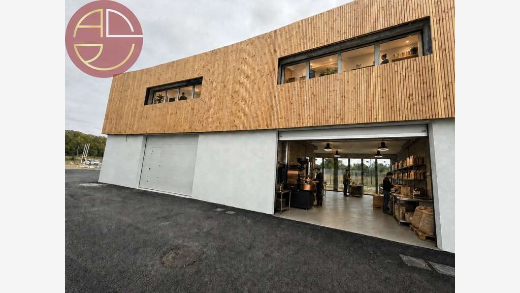 Vente entrepôt neuf 128m² en R+1 Castanet Tolosan