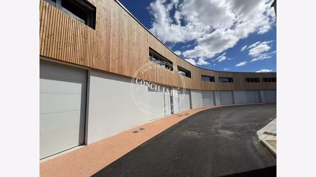 Vente local d'activités 280m² à Castanet Tolosan