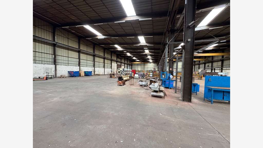 Entrepôt 2800m² à vendre ZI Castelculier