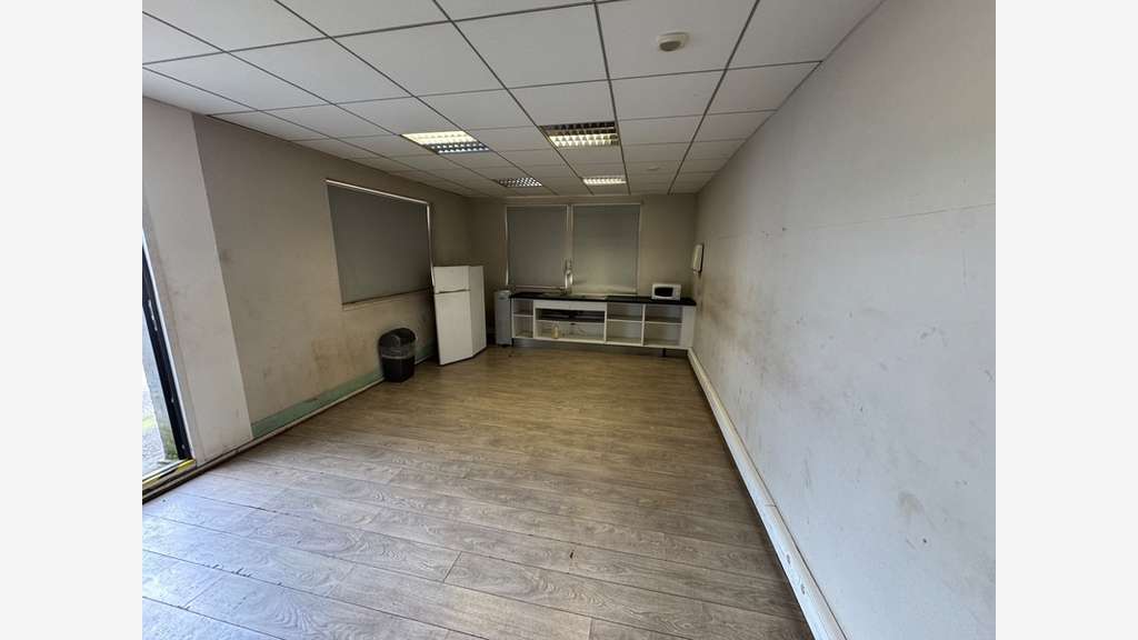 Entrepôt 2800m² à vendre ZI Castelculier