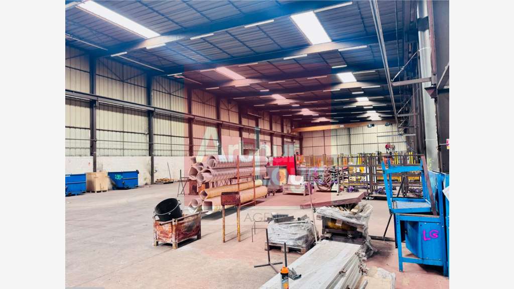 Local d'activité à vendre 3150m² à Castelculier