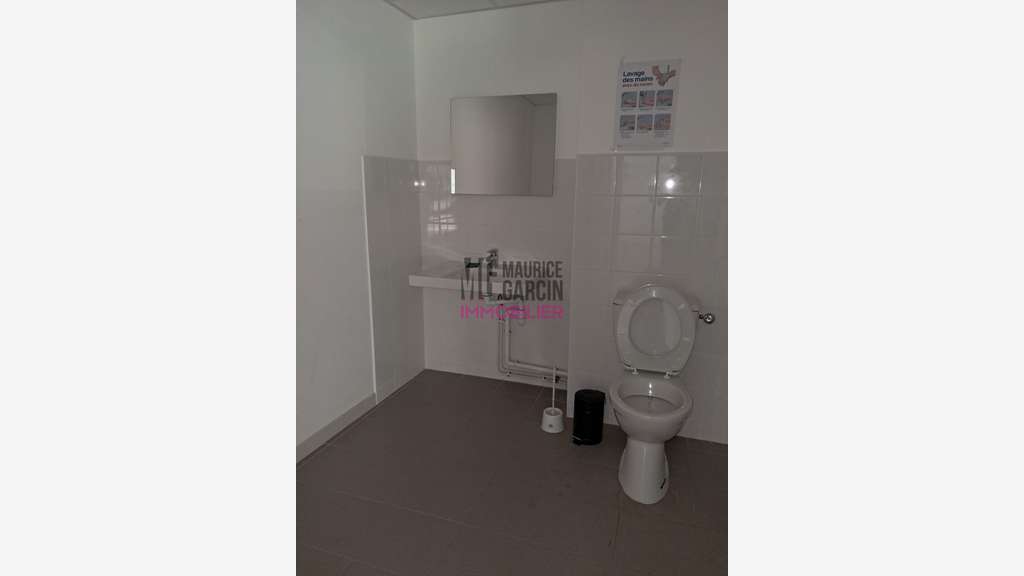 Entrepôt d'exception 1100m² à vendre Nord Vaucluse