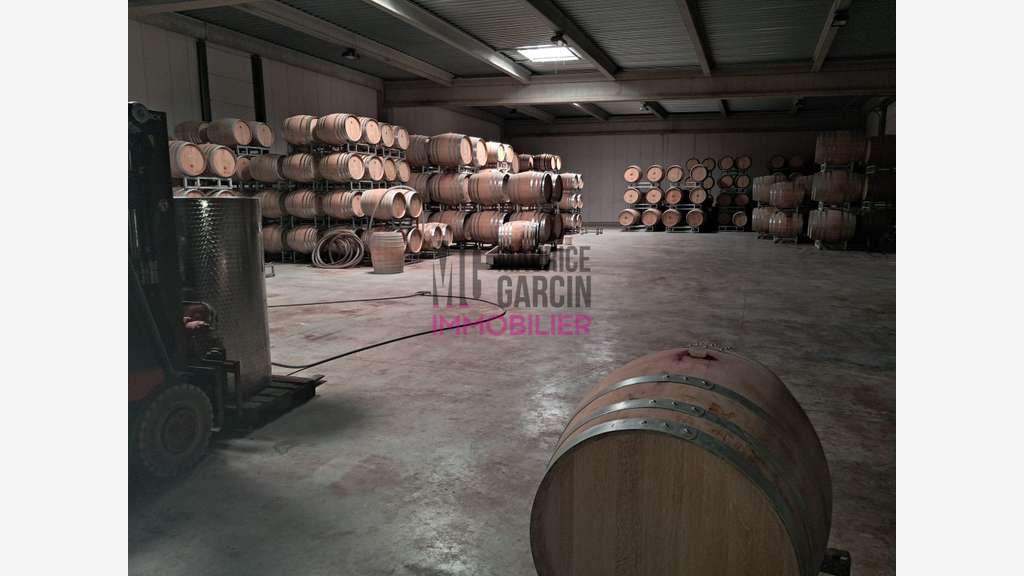 Entrepôt d'exception 1100m² à vendre Nord Vaucluse