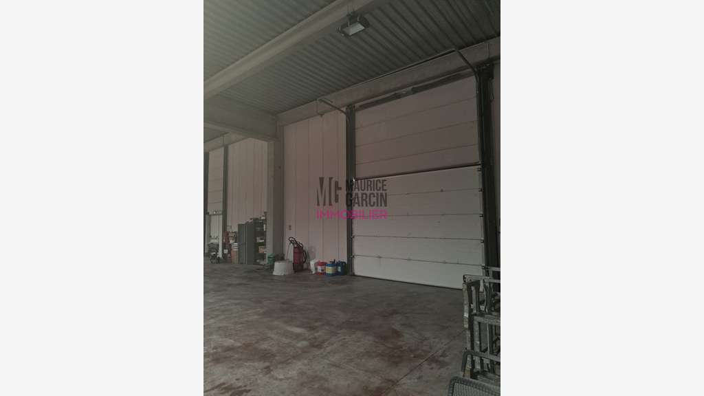 Entrepôt d'exception 1100m² à vendre Nord Vaucluse